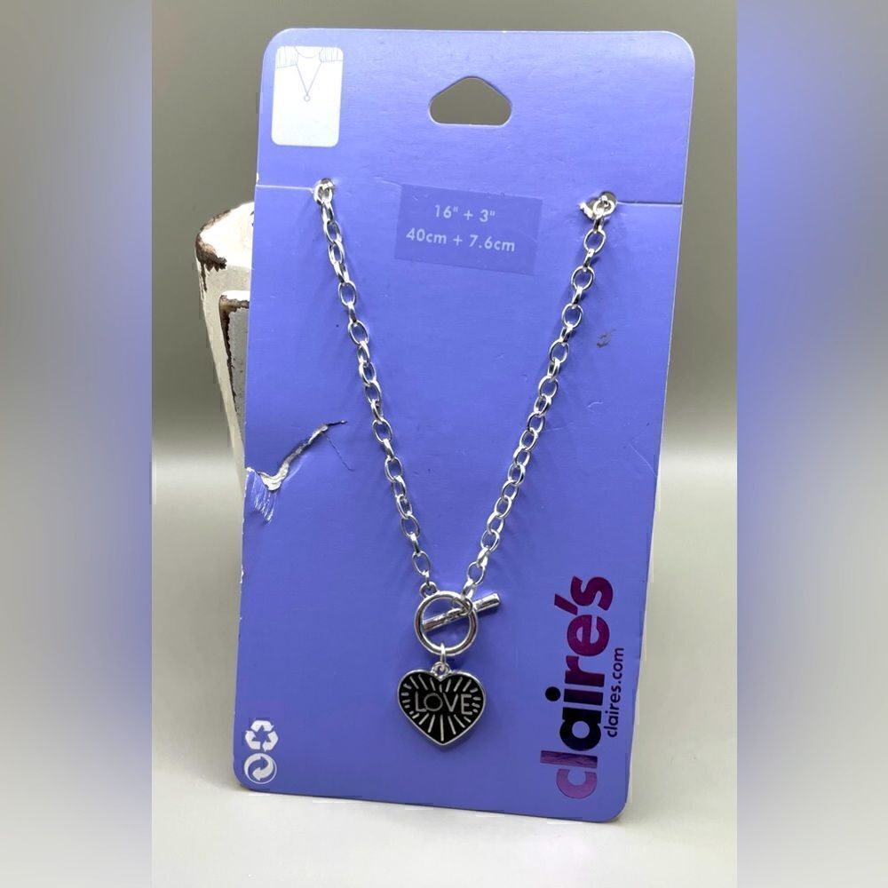 🔥❤️🔥 LOVE” NEW 16” Silver Heart Toggle Pendant Necklace NWT